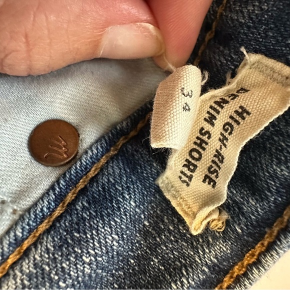 Madewell high-rise denim shorts. - Picture 4 of 5